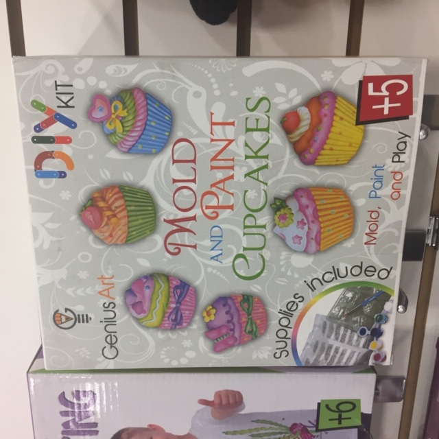 GENIUS ART MOLD+PAINT CUPCAKES